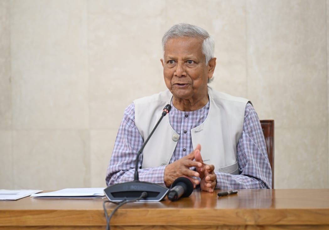 বন‍্যায় ক্ষতিগ্রস্তদের মাঝে গৃহ হস্তান্তর করলেন প্রধান উপদেষ্টা